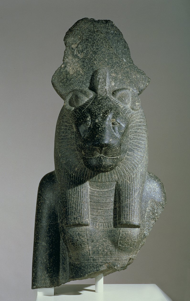 Buste van Sakhmet van een zittend standbeeld, ofwel uit het Mut Precinct of het dodentempel van Amenhotep III (granodioriet) door Egyptian 18th Dynasty