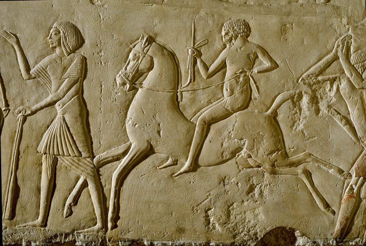Egyptische antiquiteit: reliëf met krijger te paard. Einde van de 18e dynastie door Egyptian 18th Dynasty