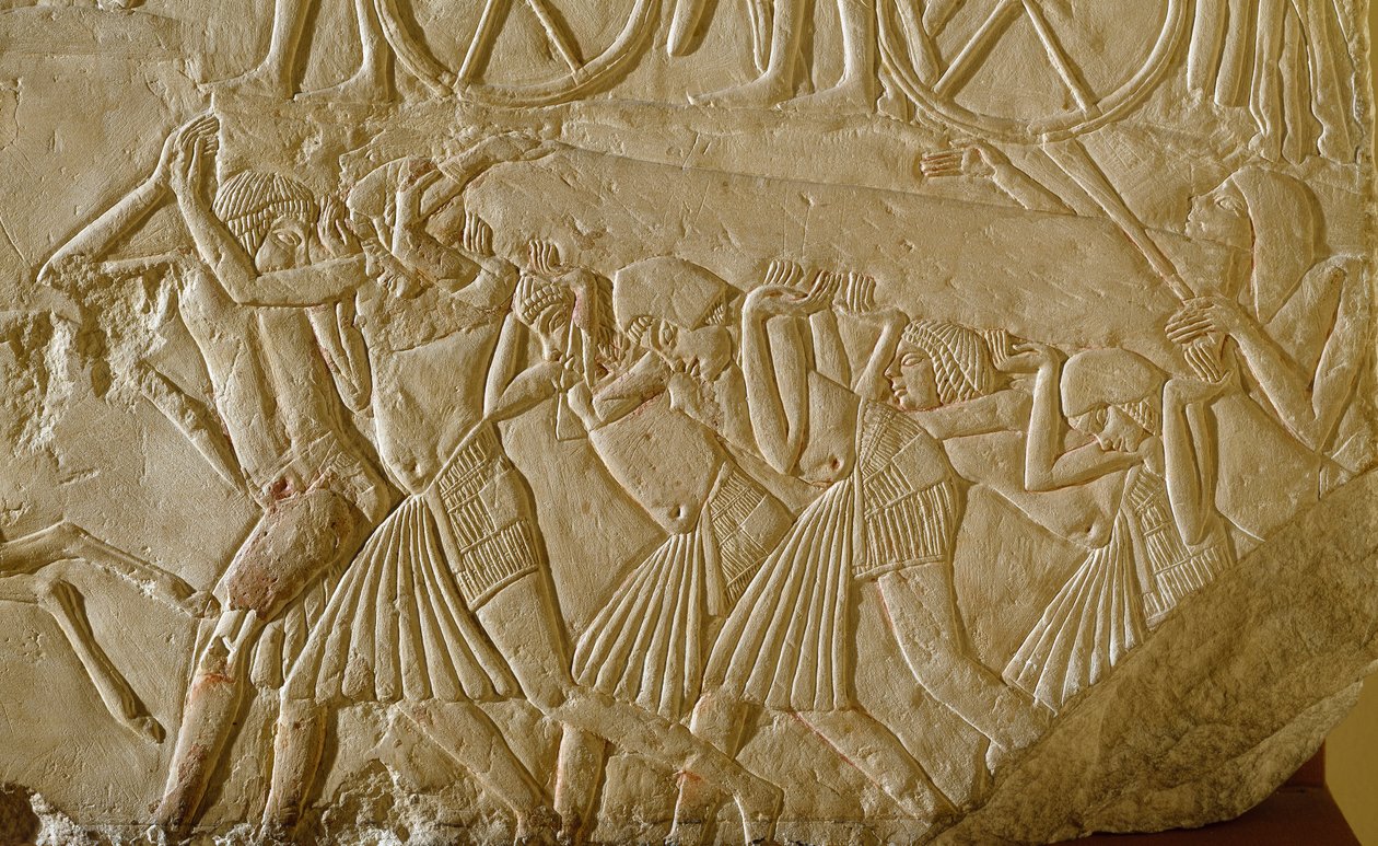 Egyptische oudheid: slaven dragen een obelisk tijdens de grote werken van faraonisch Egypte. Detail van een reliëf uit het graf van een hoge ambtenaar van de late 18e dynastie door Egyptian 18th Dynasty
