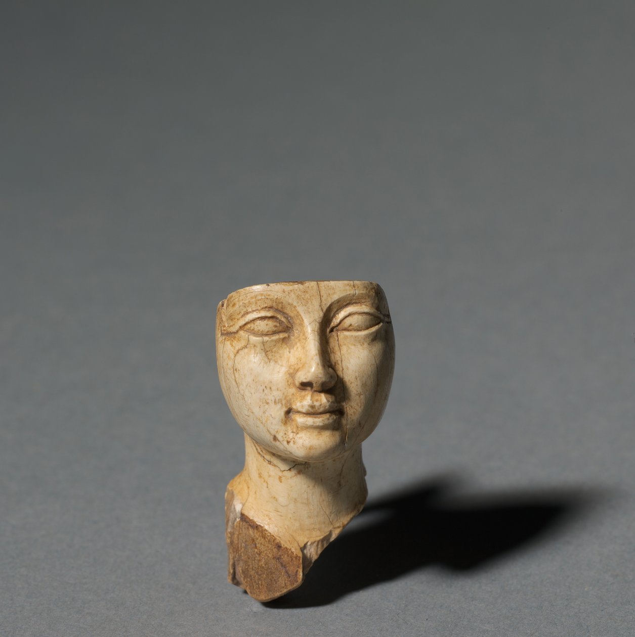 Gezicht van een cosmetische lepel, 1391-1353 v.Chr. door Egyptian 18th Dynasty