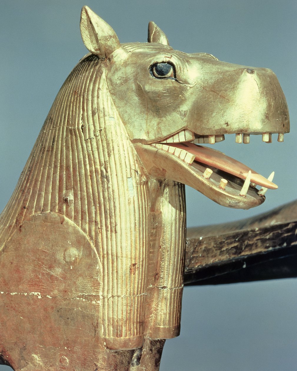 Grafbed in de vorm van de godin Tueris, uit het graf van Toetanchamon door Egyptian 18th Dynasty