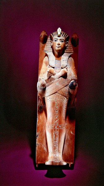 Beeld van de koning op zijn grafbed, uit het graf van Toetanchamon, Nieuwe Koninkrijk door Egyptian 18th Dynasty