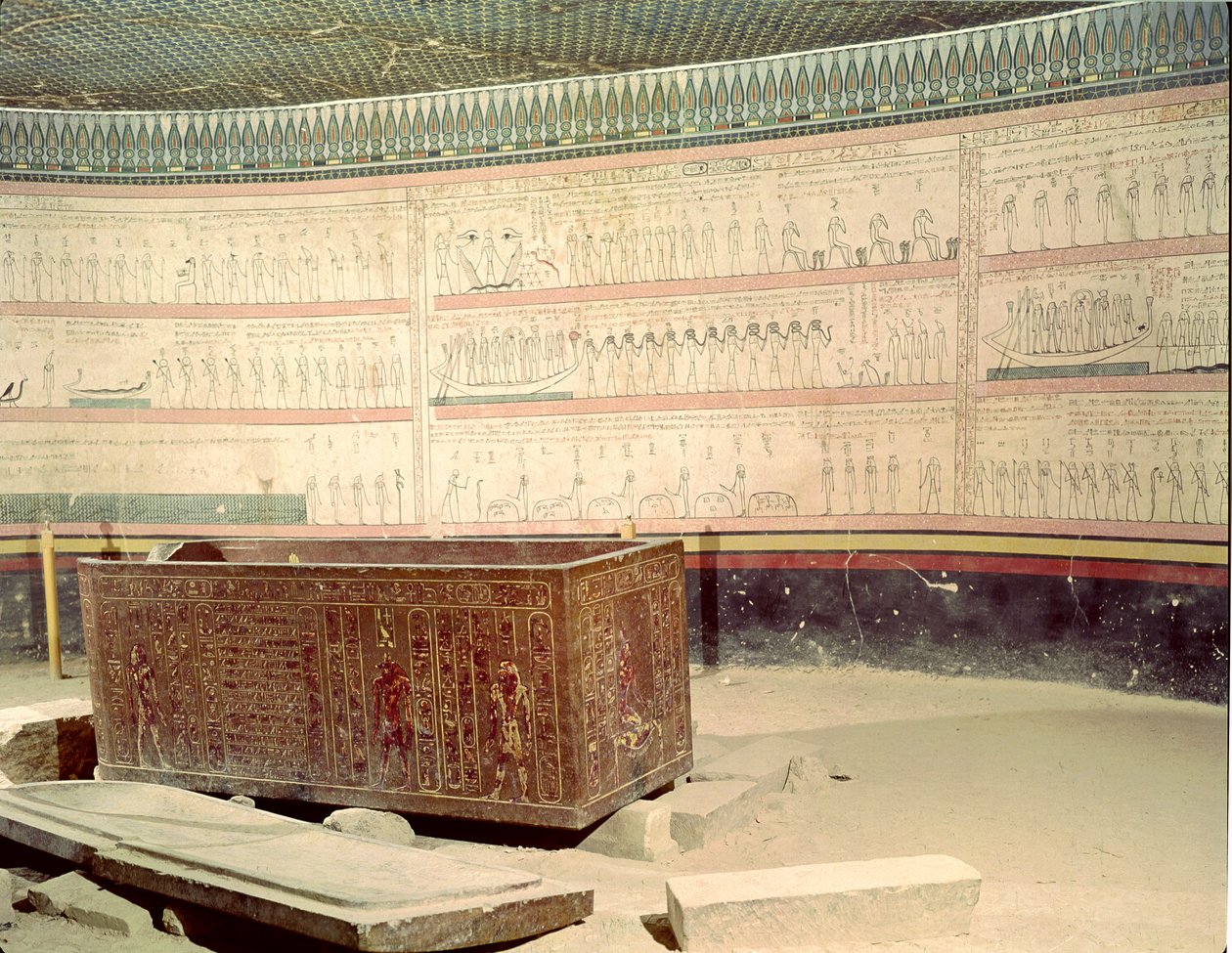Interieur van het graf van Thoetmosis III (ca. 1490-39 v.Chr.) Nieuwe Koninkrijk door Egyptian 18th Dynasty
