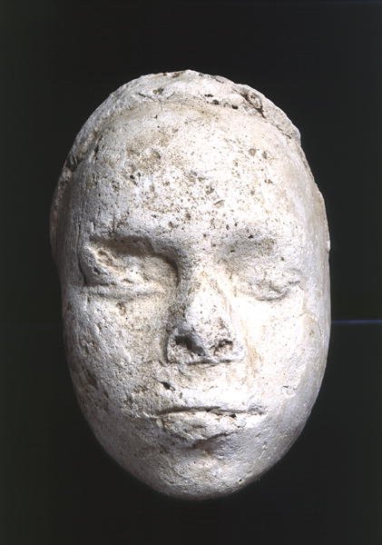 Mannelijk masker, mogelijk een studie van een beeldhouwer, uit Tell El-Amarna, ca. 1353-1295 v.Chr. (gips) door Egyptian 18th Dynasty