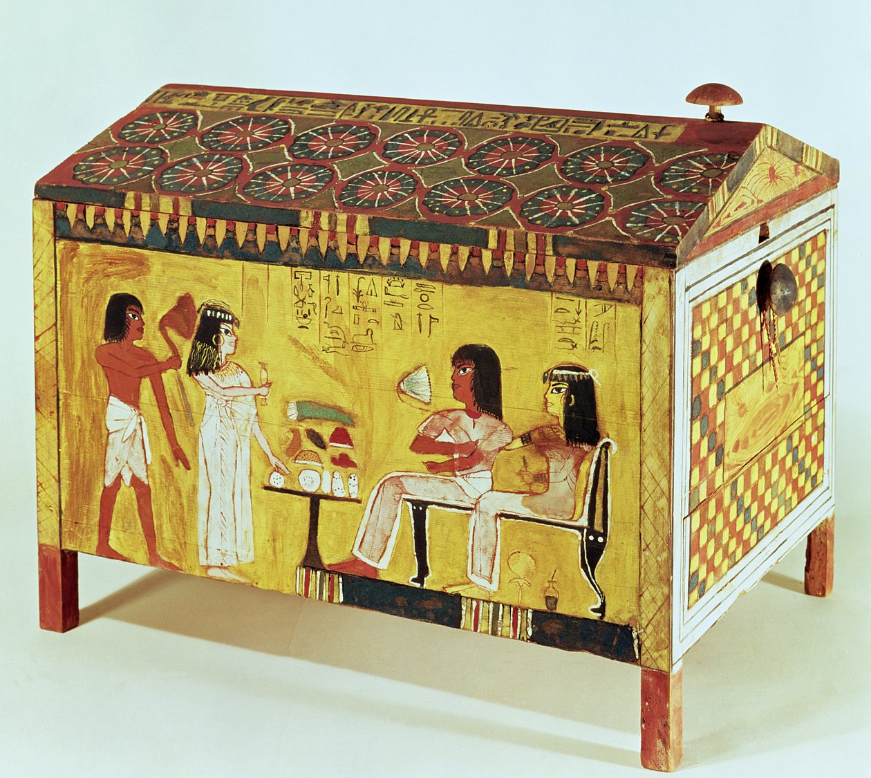 Beschilderde kist met een banketscène uit het graf van Kha gevonden in Deir el-Medina, Nieuwe Koninkrijk door Egyptian 18th Dynasty