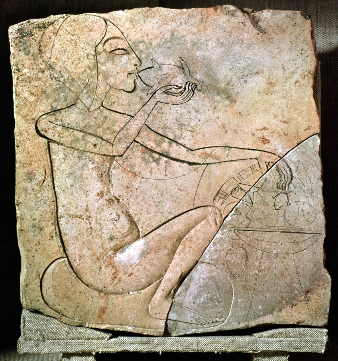 Reliëf dat een prinses toont die een geroosterde eend eet, uit het Noordpaleis in Tell El-Amarna, Nieuwe Koninkrijk, c.1353-1337 v.Chr. door Egyptian 18th Dynasty