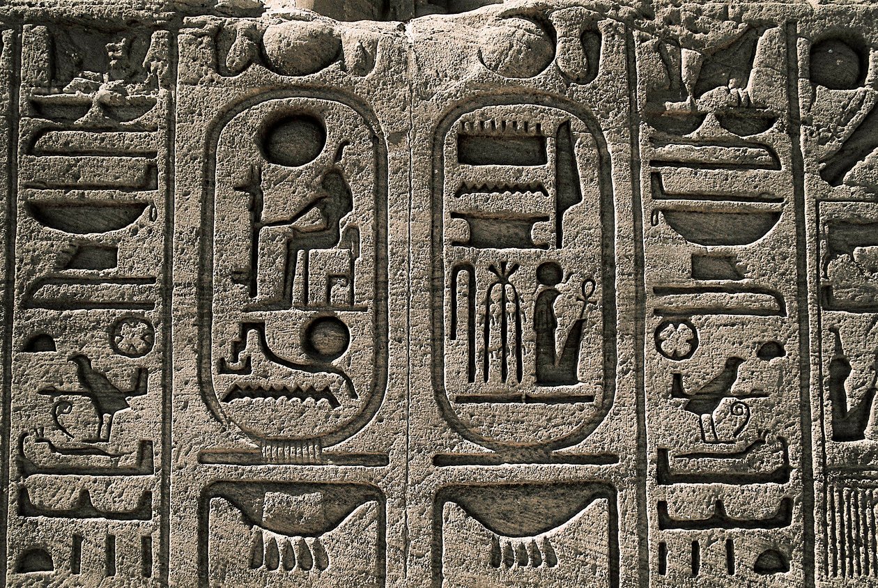 Egyptische oudheid: reliëf van de tempel van Ramses II, 1271-1256 v.Chr., Abu Simbel, Aswan, Egypte door Egyptian 19th Dynasty