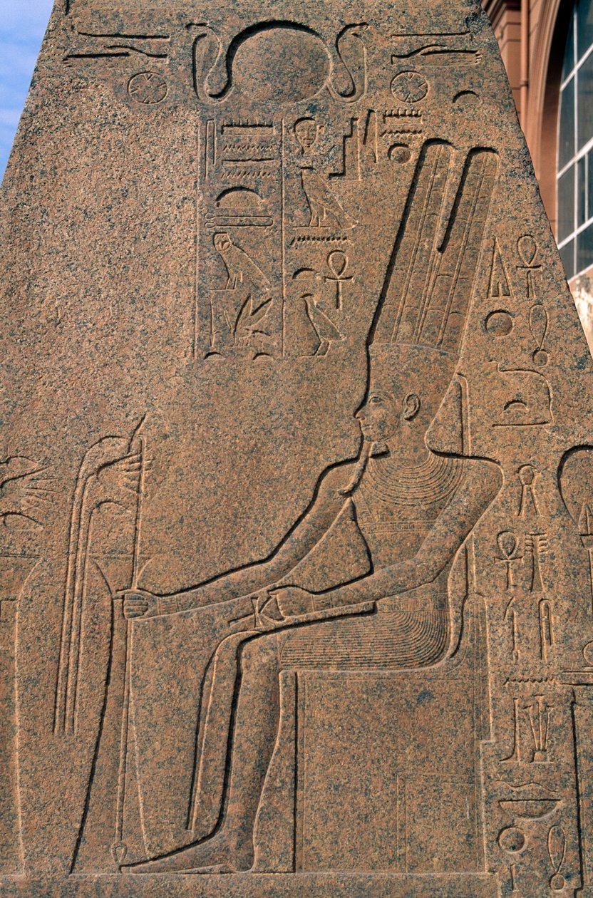 Reliëf van obelisk van Ramses II in de tuin van het Egyptisch Museum in Caïro, Egypte, Egyptische beschaving, Nieuwe Rijk, Dynastie XIX door Egyptian 19th Dynasty