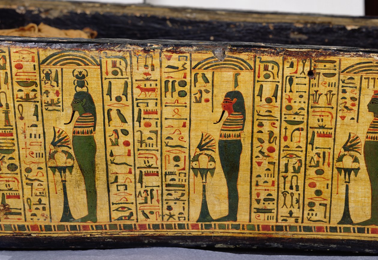Detail van de buitenste kistbasis van de mummie van Nesyamun, mogelijk gevonden in Deir El-Bahri, Nieuwe Koninkrijk, c.1100 v.Chr. (beschilderd hout) door Egyptian 20th Dynasty