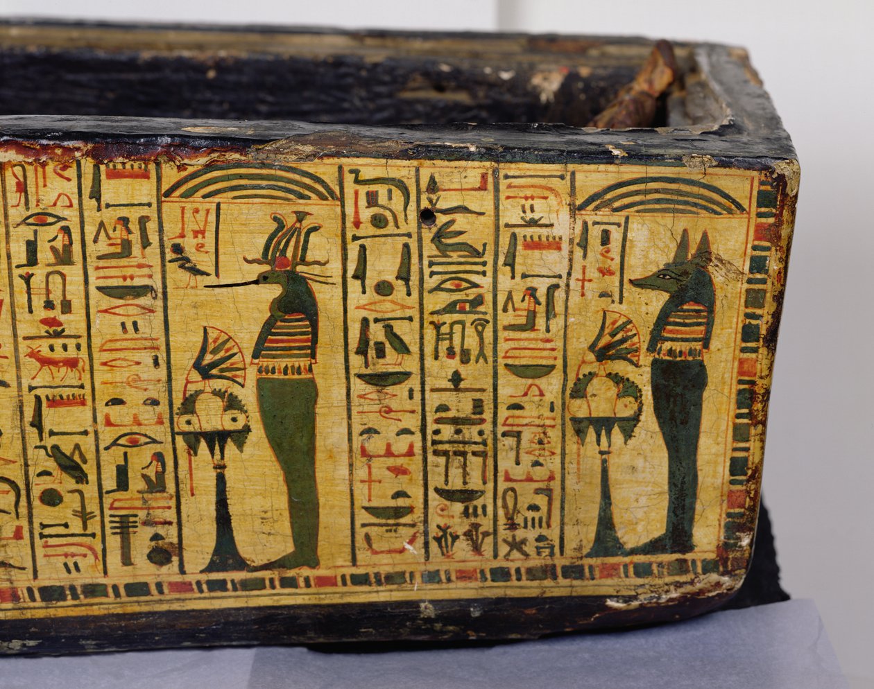 Detail van de buitenste kistbasis van de mummie van Nesyamun, mogelijk gevonden in Deir El-Bahri, Nieuwe Koninkrijk, c.1100 v.Chr. door Egyptian 20th Dynasty