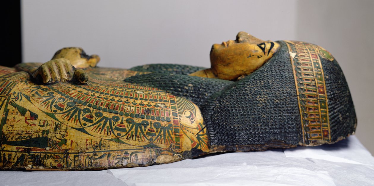 Detail van de buitenste kistdeksel van de mummie van Nesyamun, mogelijk gevonden in Deir El-Bahri, Nieuwe Koninkrijk, circa 1100 v.Chr. (beschilderd hout) door Egyptian 20th Dynasty