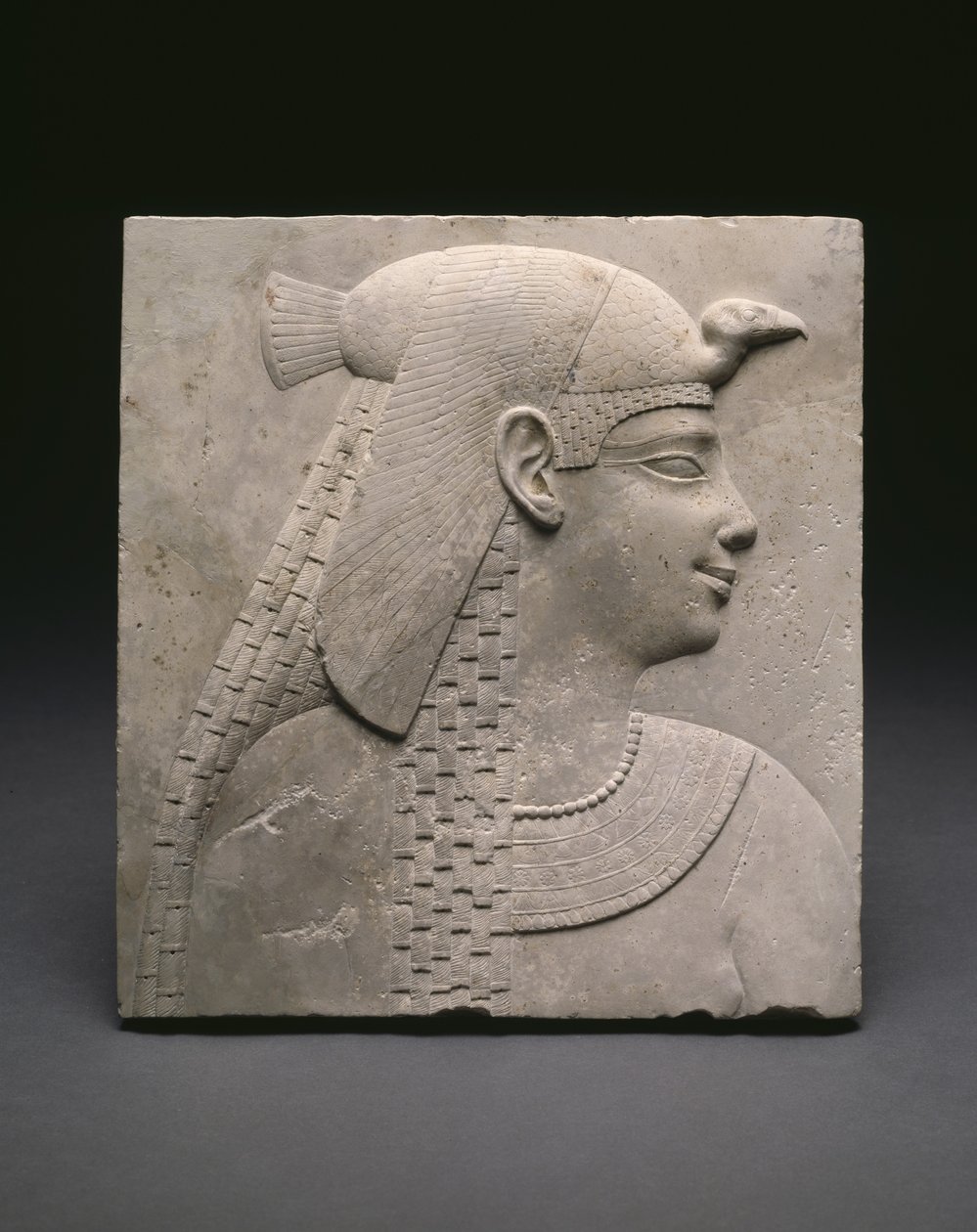 Reliëfplaat die een koningin of godin afbeeldt, Ptolemaeïsche periode door Egyptian Ptolemaic Period