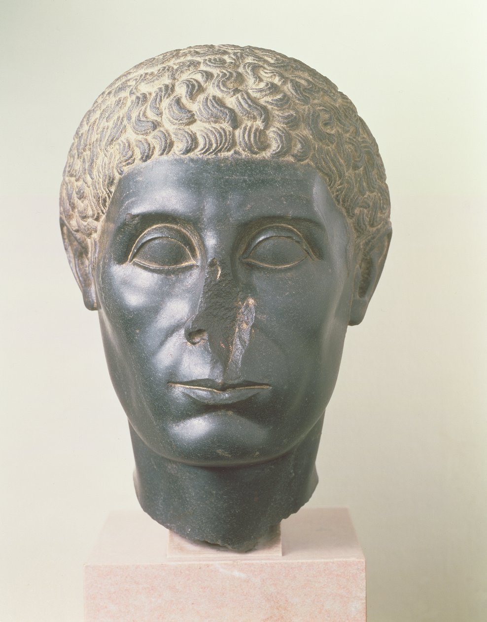 Het Brooklyn Zwarte Hoofd, mogelijk uit Mitrahineh, Late Ptolemeïsche Periode (c.50 v.Chr.) (dioriet) door Egyptian Ptolemaic Period