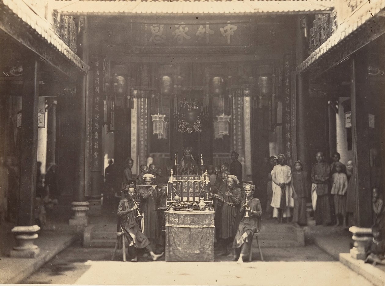 Religieuze ceremonie in de Chinese Pagode van Cholen, Saigon, Cochinchina door Emile Gsell