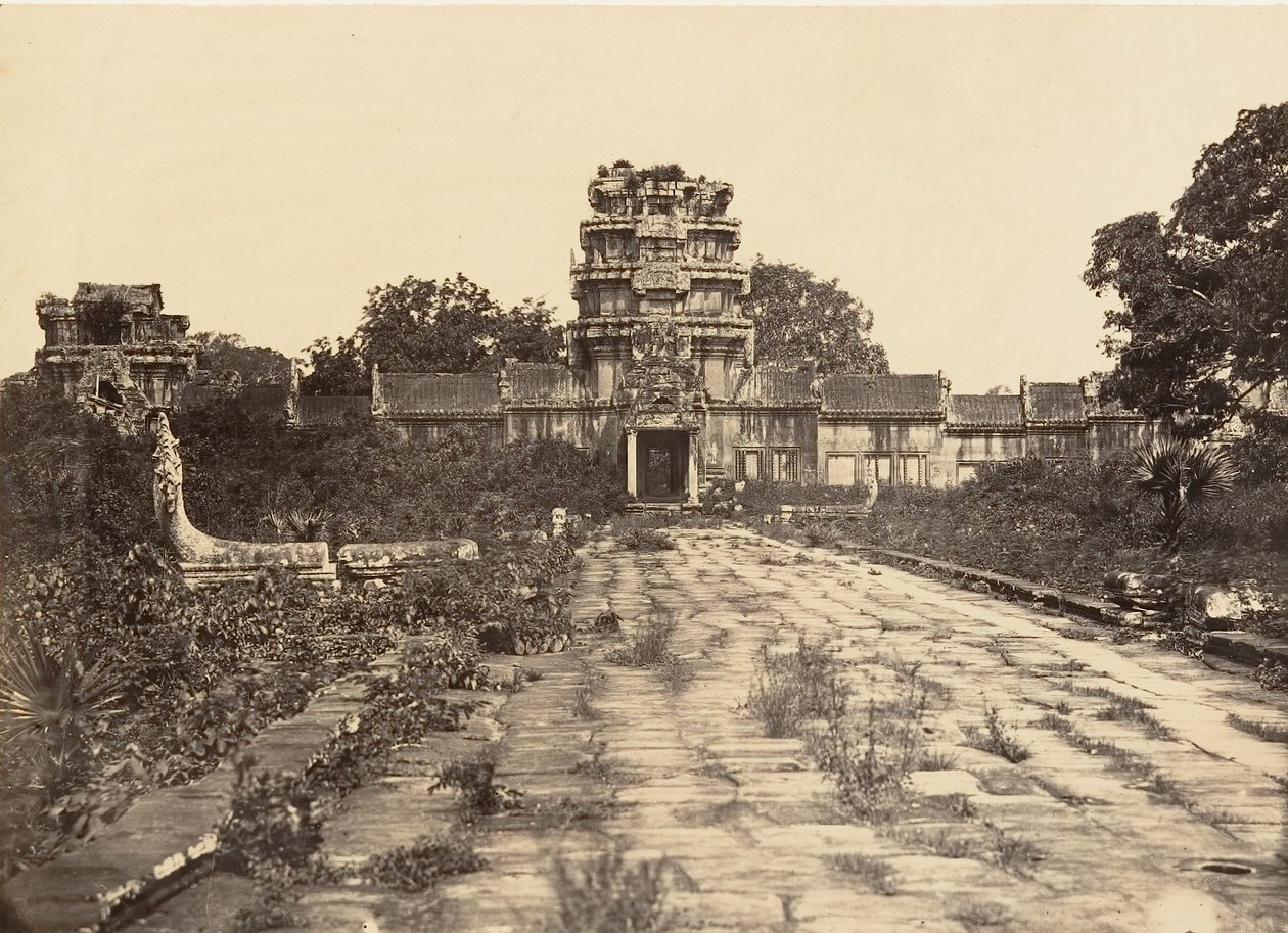 Grande Pagode Porte Ouest de la 1ère enceinte, 1866 door Emile Gsell