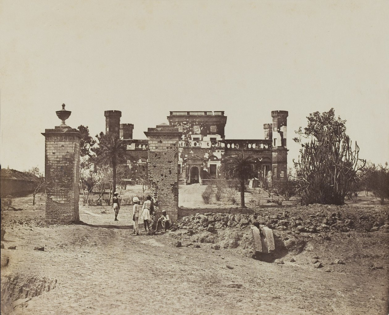 Verlaten huis, ca. 1858 door English Photographer