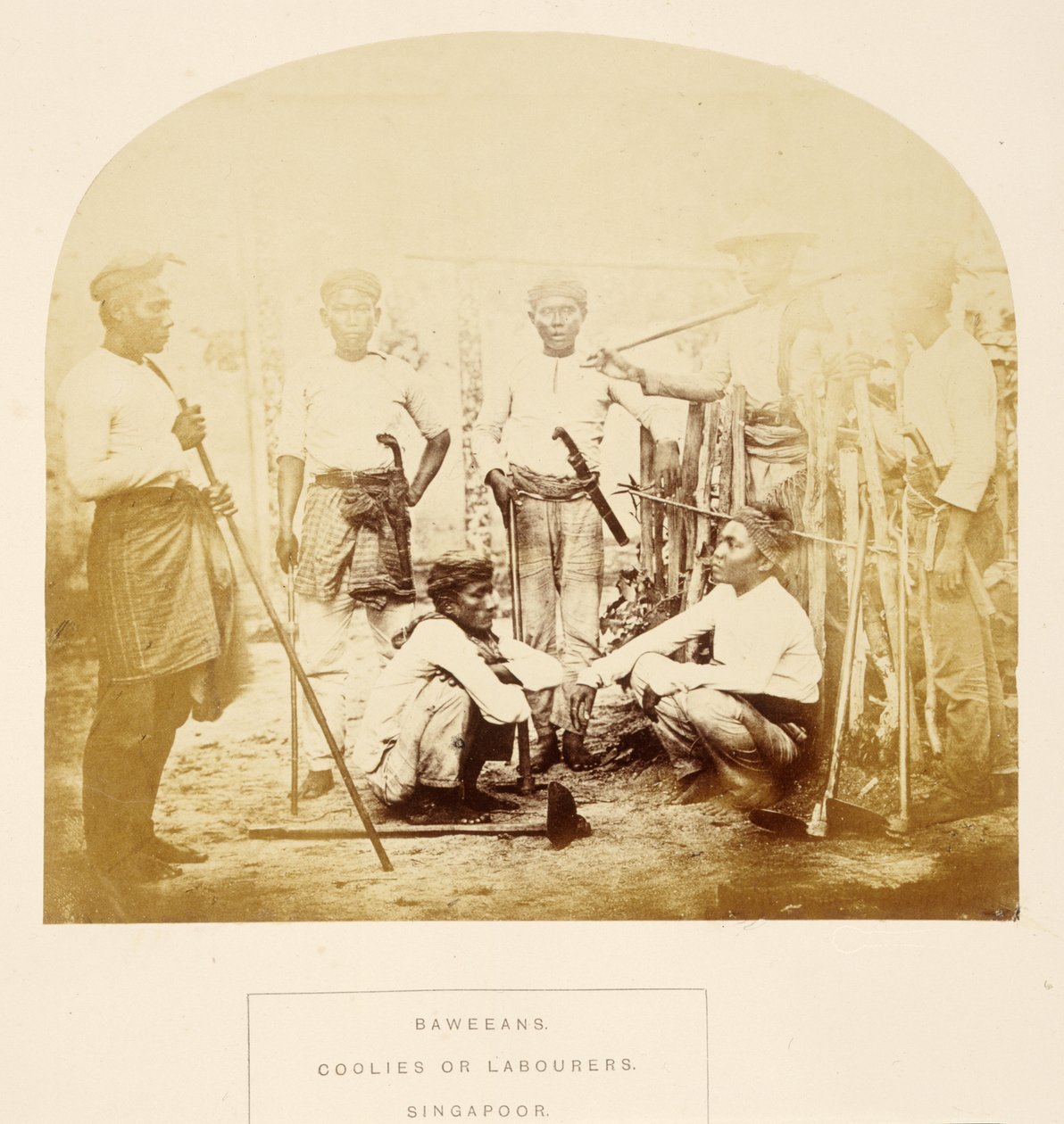 Baweeans, koelies of arbeiders, Singapore, uit The People of India, door J. Forbes Watson, uitgegeven 1868 door English Photographer