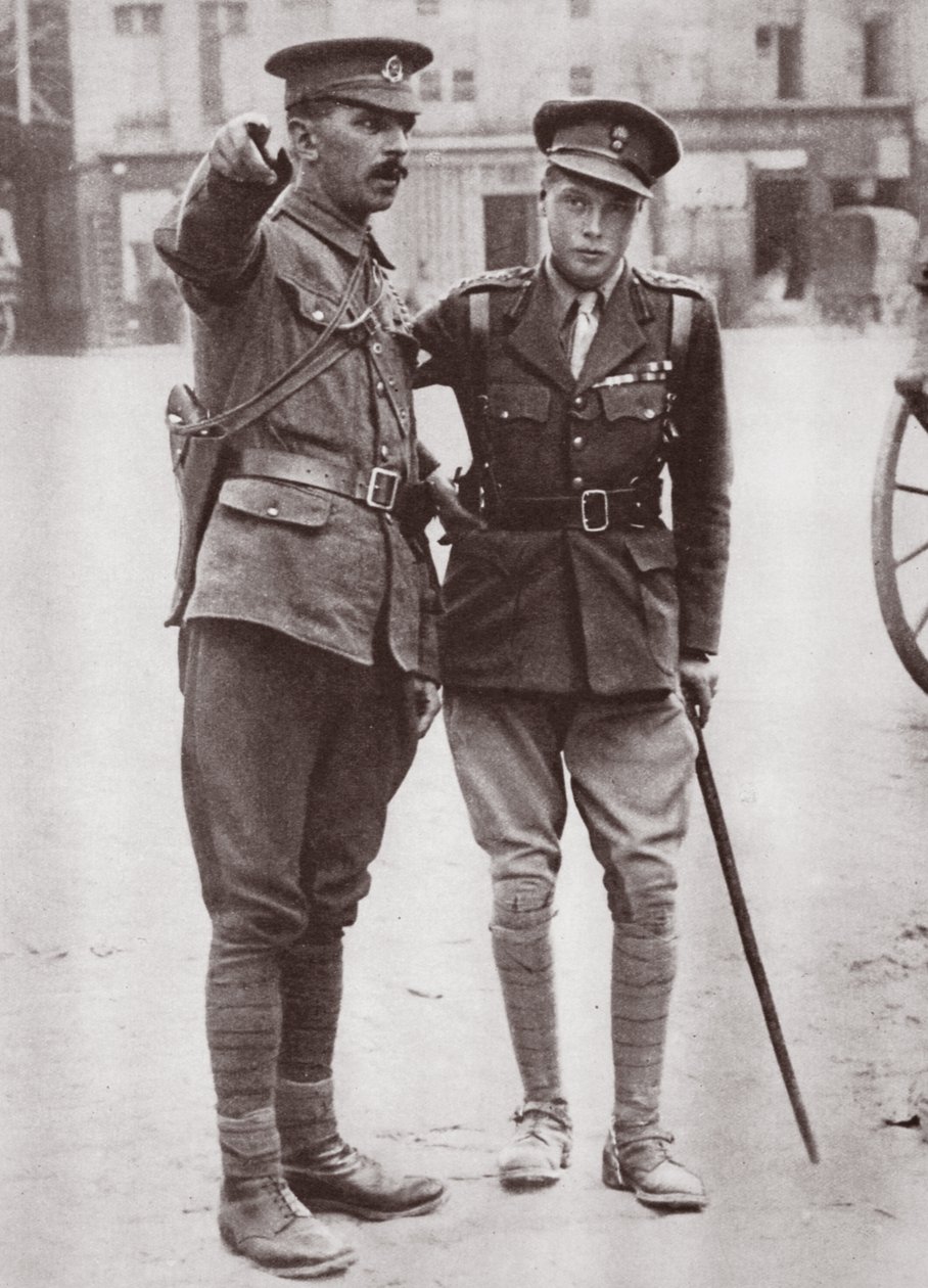 Edward, Prins van Wales, meldde zich onmiddellijk aan en smeekte om aan het front te mogen dienen, 1916 door English Photographer