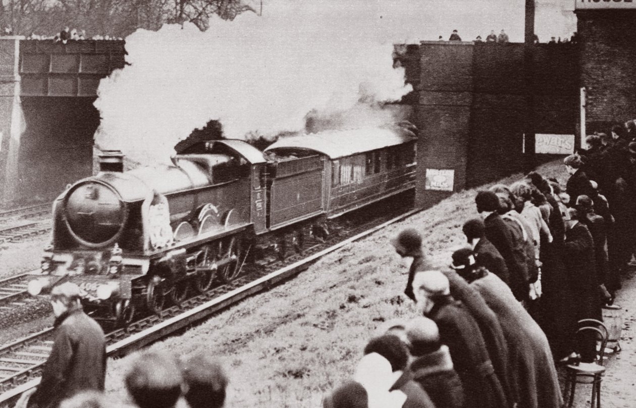 Op weg naar Windsor, lichaam van George V op weg naar zijn laatste rustplaats in Windsor, 1936 door English Photographer