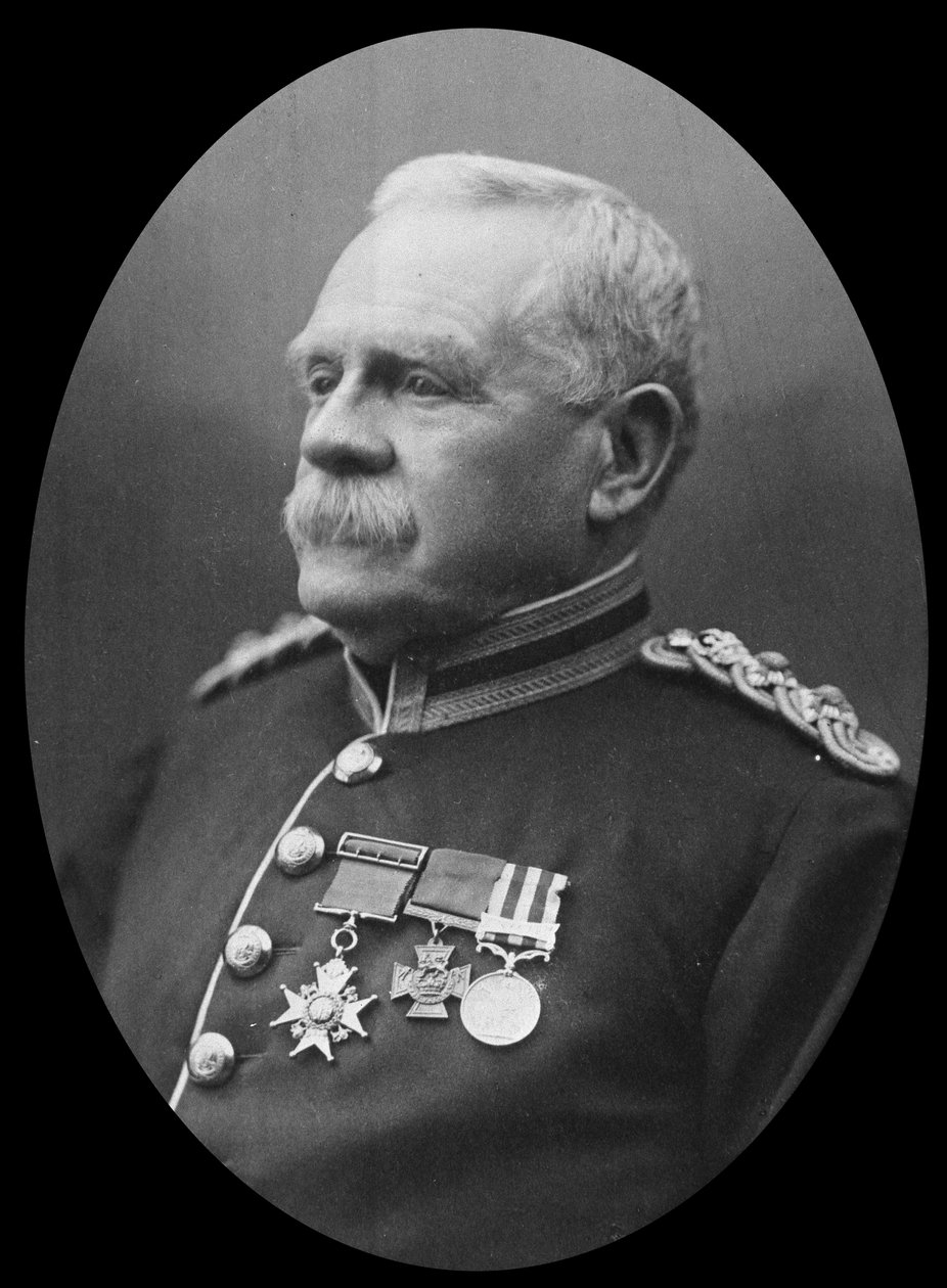 Portret van Kolonel T. Cadell VC CB, 1907 door English Photographer