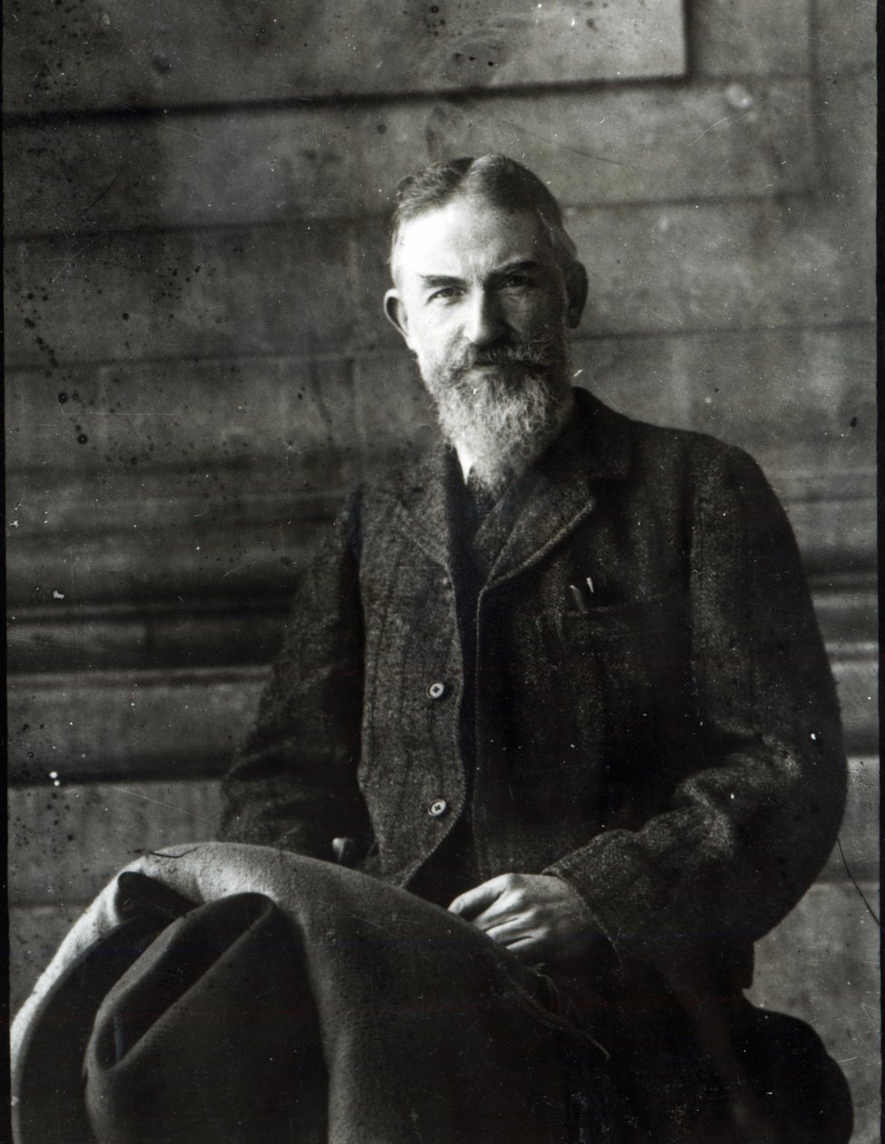 Portret van George Bernard Shaw, ca. 1910 door English Photographer