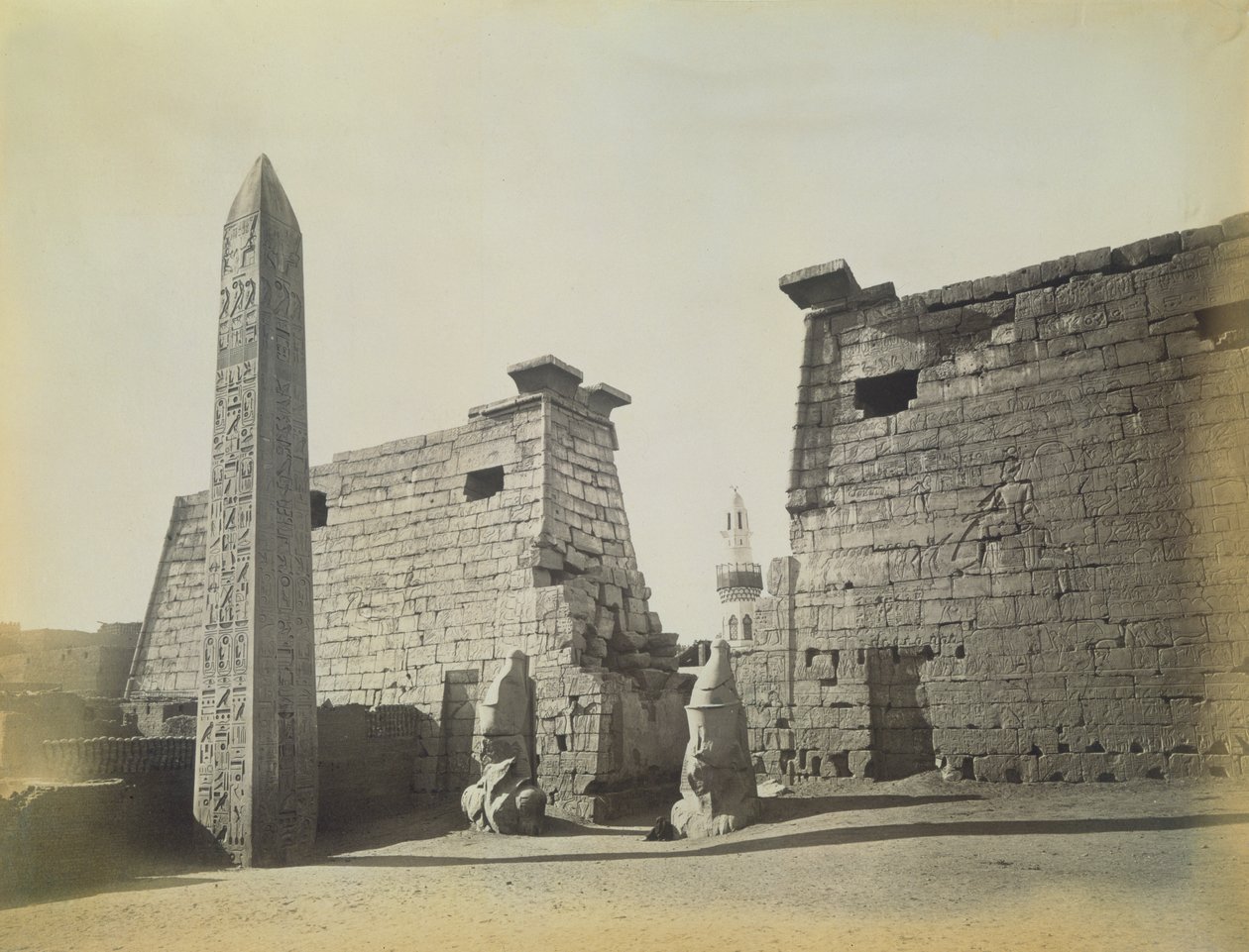 Tempel van Luxor, 1878 door English Photographer