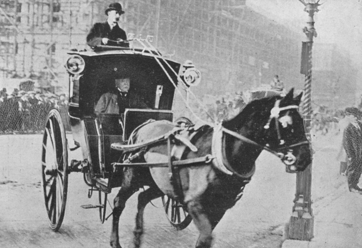 De Premier Neemt een Taxi, uit een artikel getiteld Het Heropenen van het Parlement gepubliceerd in The Graphic, 27 oktober 1906 door English Photographer