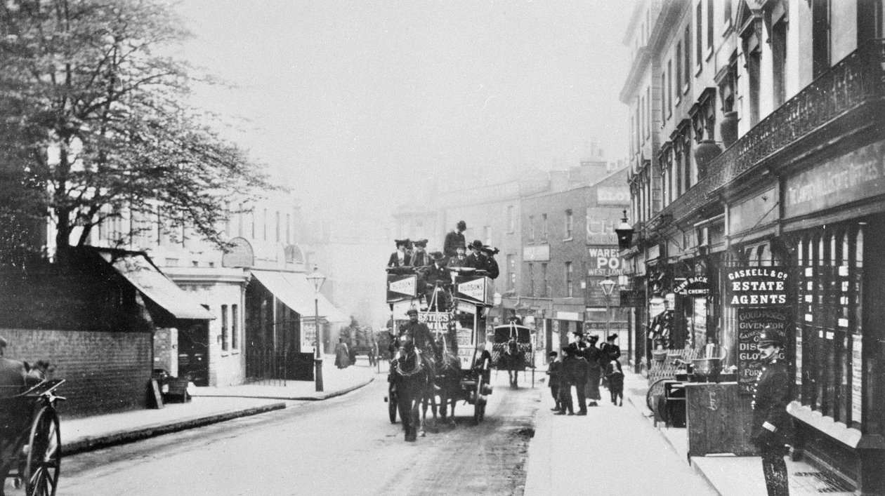 Zicht op Church Street, Kensington, ca. 1906 door English Photographer