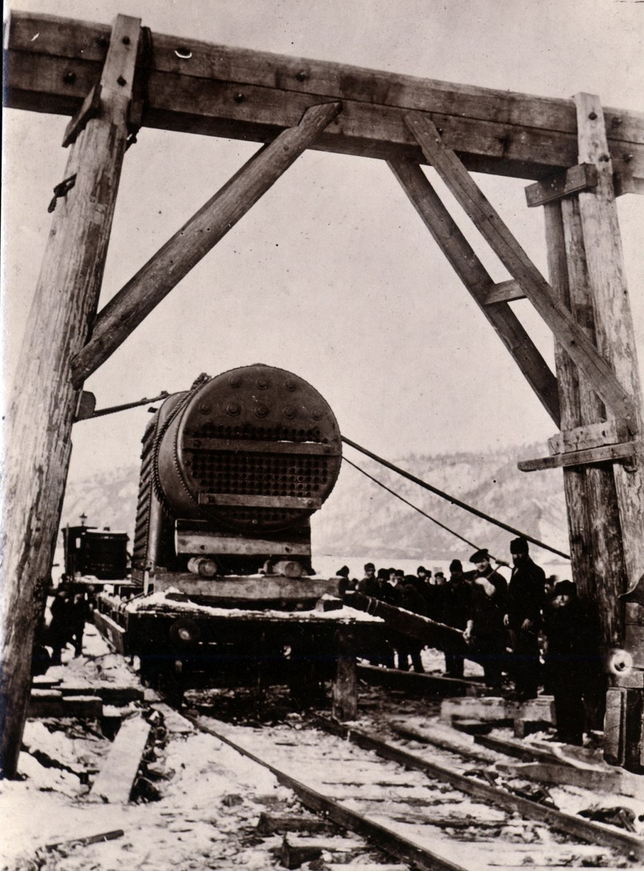 Yard no. 647, Baikal. Cilindrische ketel voor de ijsbrekende treinveerboot Baikal, 1896 door English Photographer