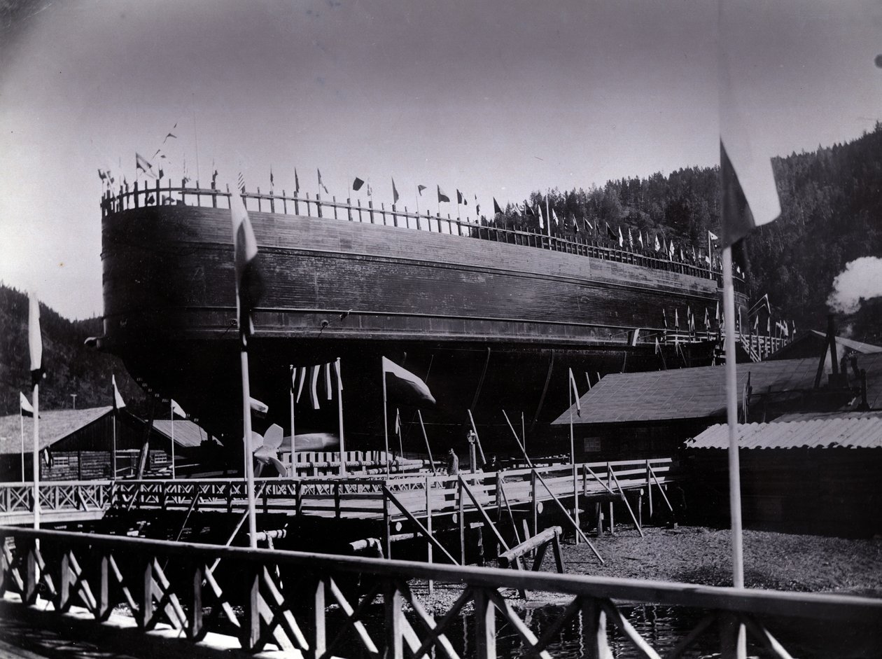 Yard no. 647, Baikal. De ijsbrekende treinveerboot Baikal klaar voor lancering in het Baikalmeer, 1896 door English Photographer
