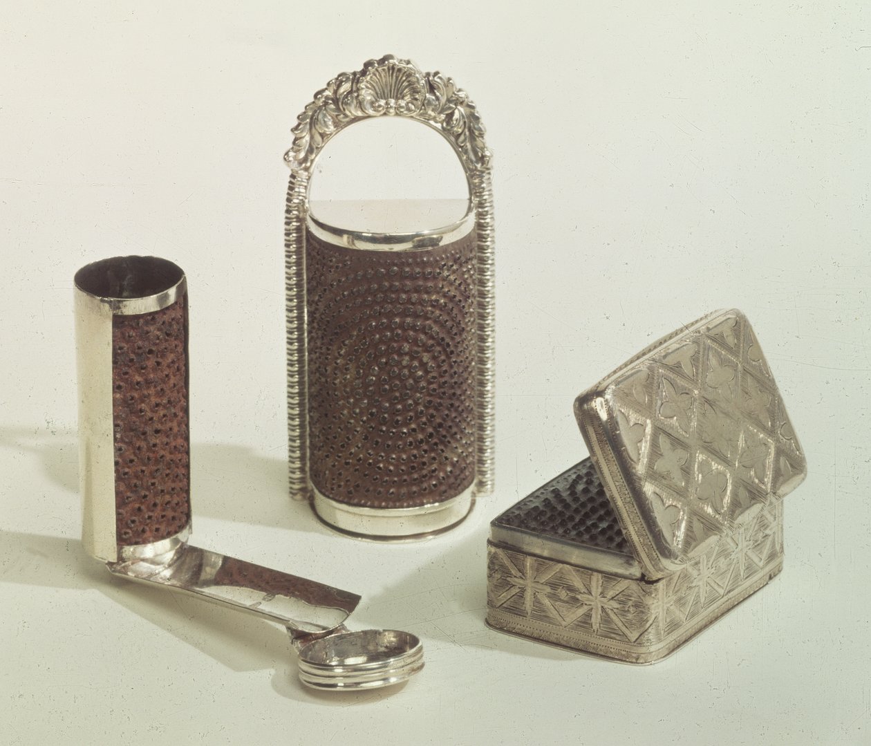 Collectie nootmuskaatraspen, 1828-40 door English School