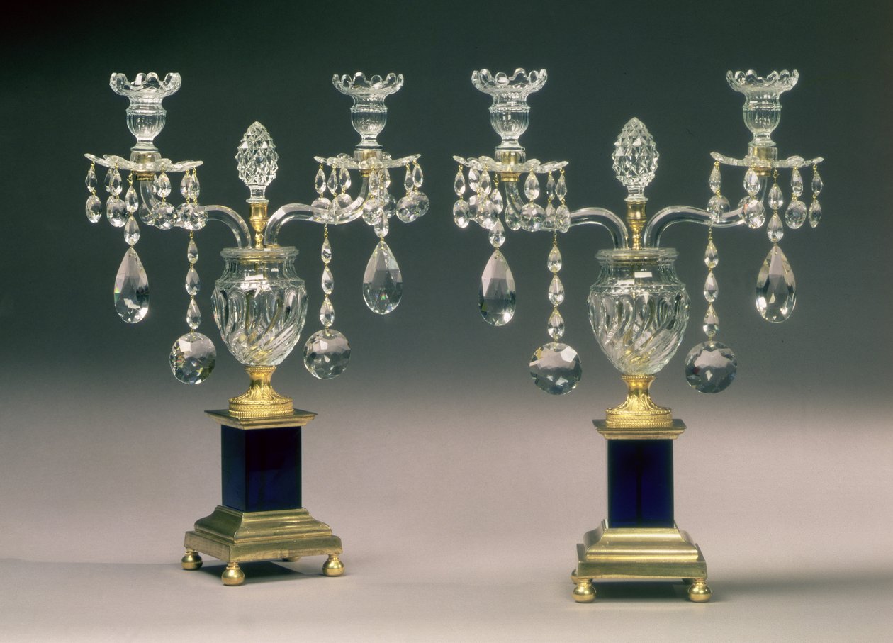 Paar George III kandelaars met verguld brons, c.1780 door English School
