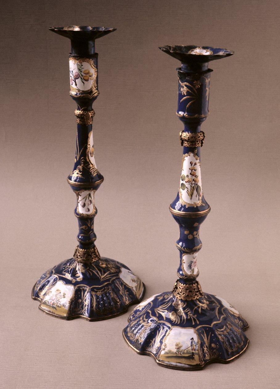 Zuid-Staffordshire paar kandelaars, c.1765 door English School