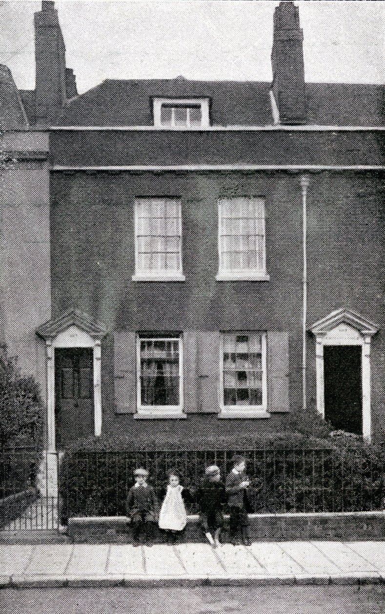 387, Commercial Road, Portsmouth, Hampshire, geboorteplaats van Charles Dickens op 7 februari 1812, c.1900 door English Photographer