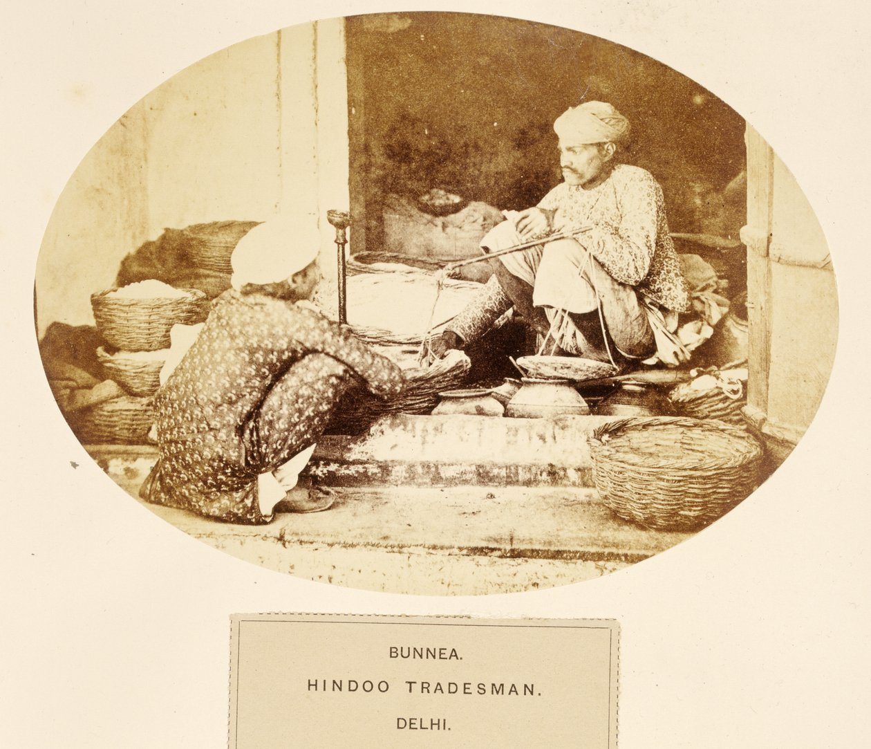 Bunnea, Hindoese handelaar, Delhi, uit The People of India, door J. Forbes Watson, uitgegeven 1868 door English Photographer