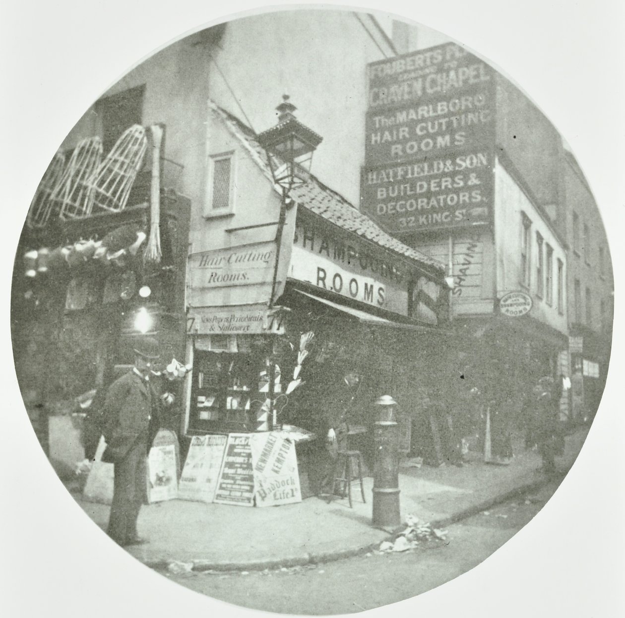 Fouberts Place, Westminster: bij Kingly Street, 1890 door English Photographer