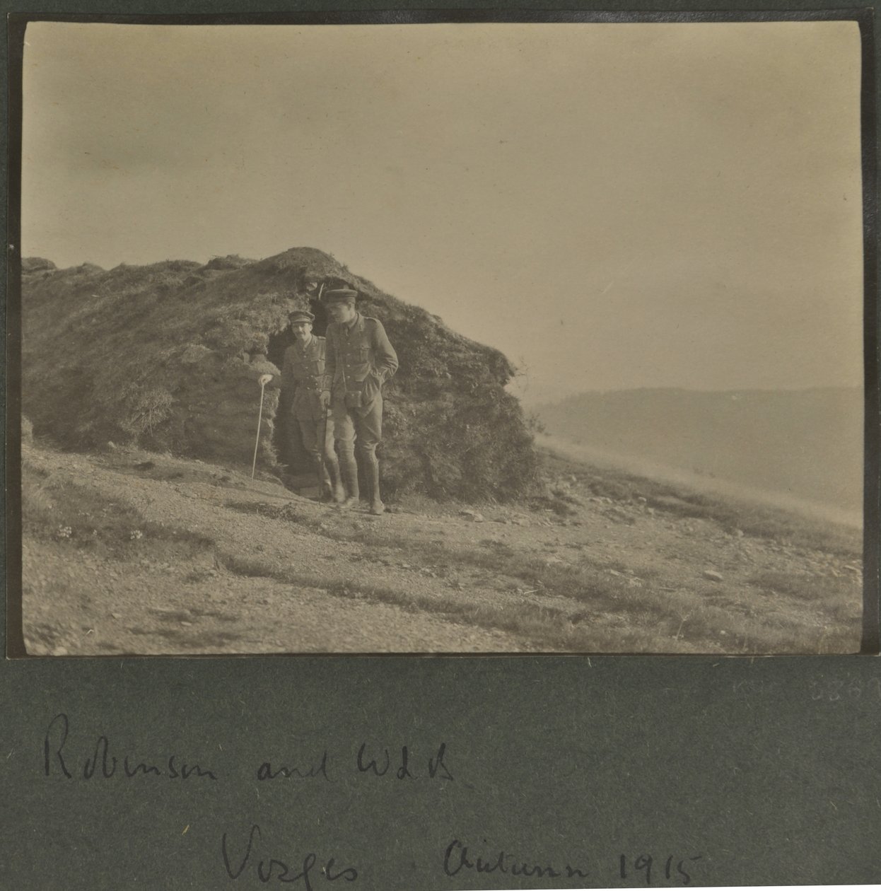 Harold Roper Robinson en William Lawrence Bragg, Vogezen, herfst 1915 door English Photographer