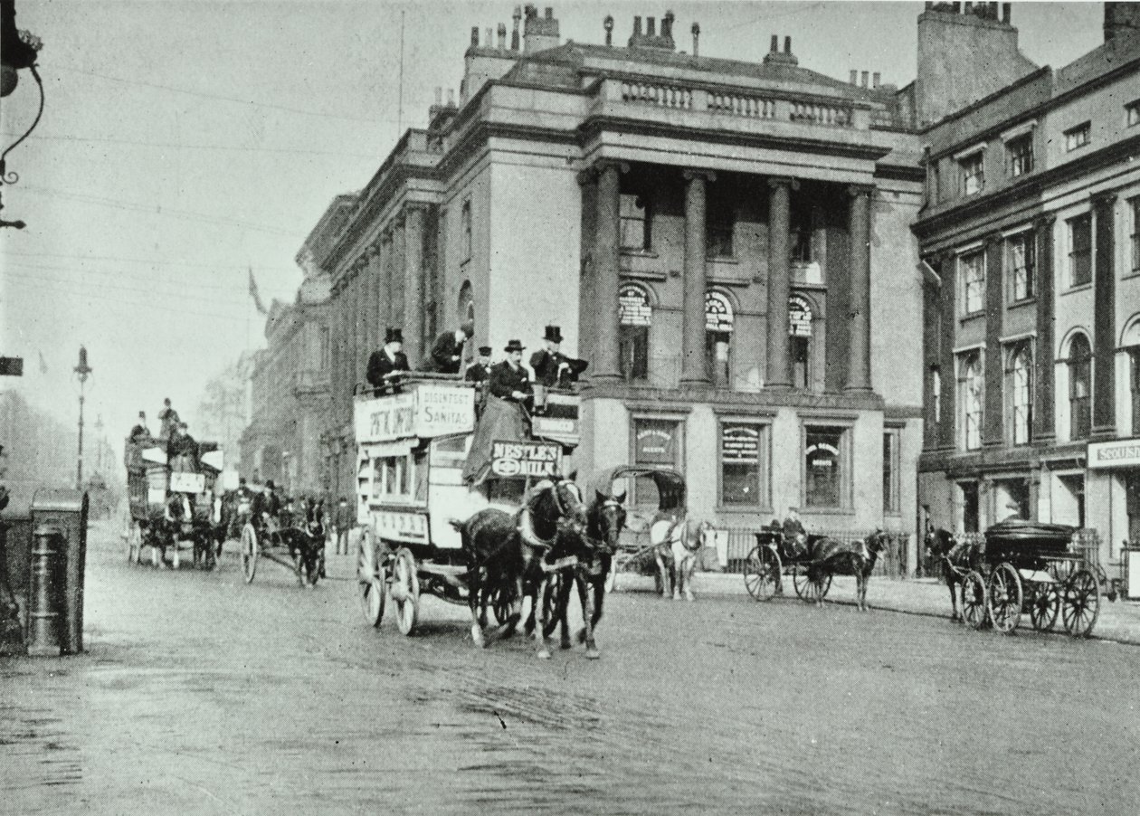 Paardentrams in Waterloo Place, 1895 door English Photographer