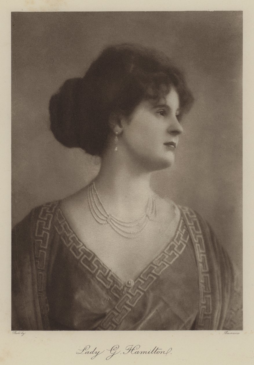 Lady G Hamilton (z/w foto) door English Photographer