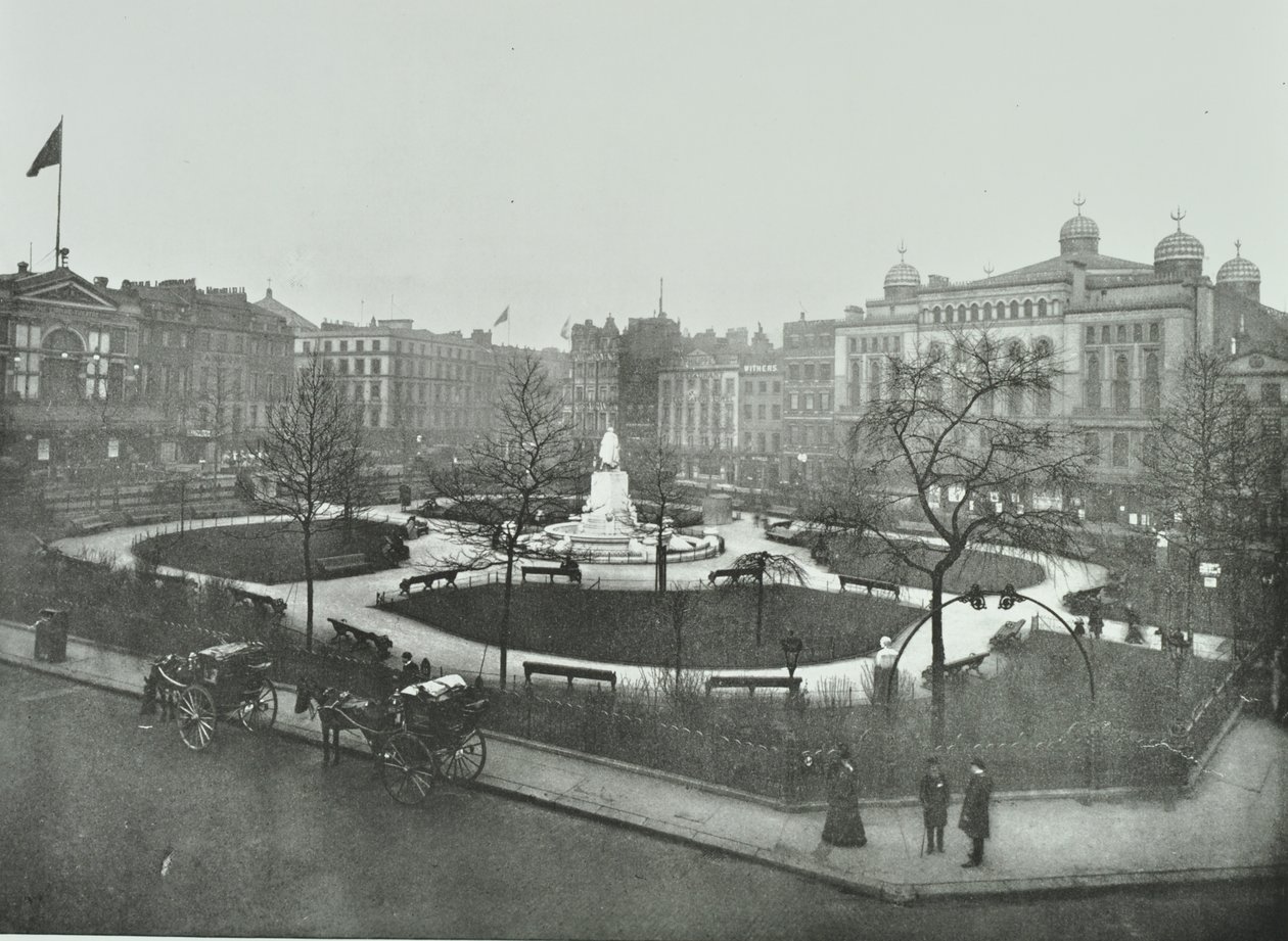 Leicester Square, Westminster: noordoostwaarts, 1896 door English Photographer