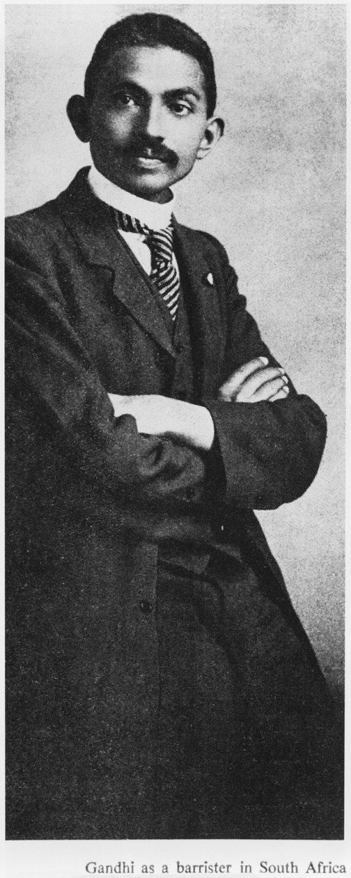 Mahatma Gandhi (1869-1948) als advocaat in Zuid-Afrika, ca. 1900 door English Photographer