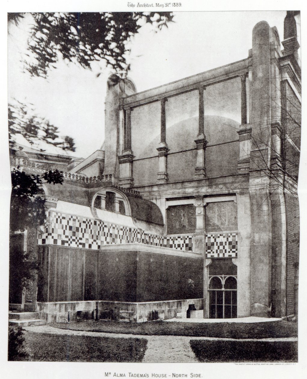 Huis van Mr. Alma Tadema, Noordzijde, 34 Grove End Road, Londen, 1889 door English Photographer