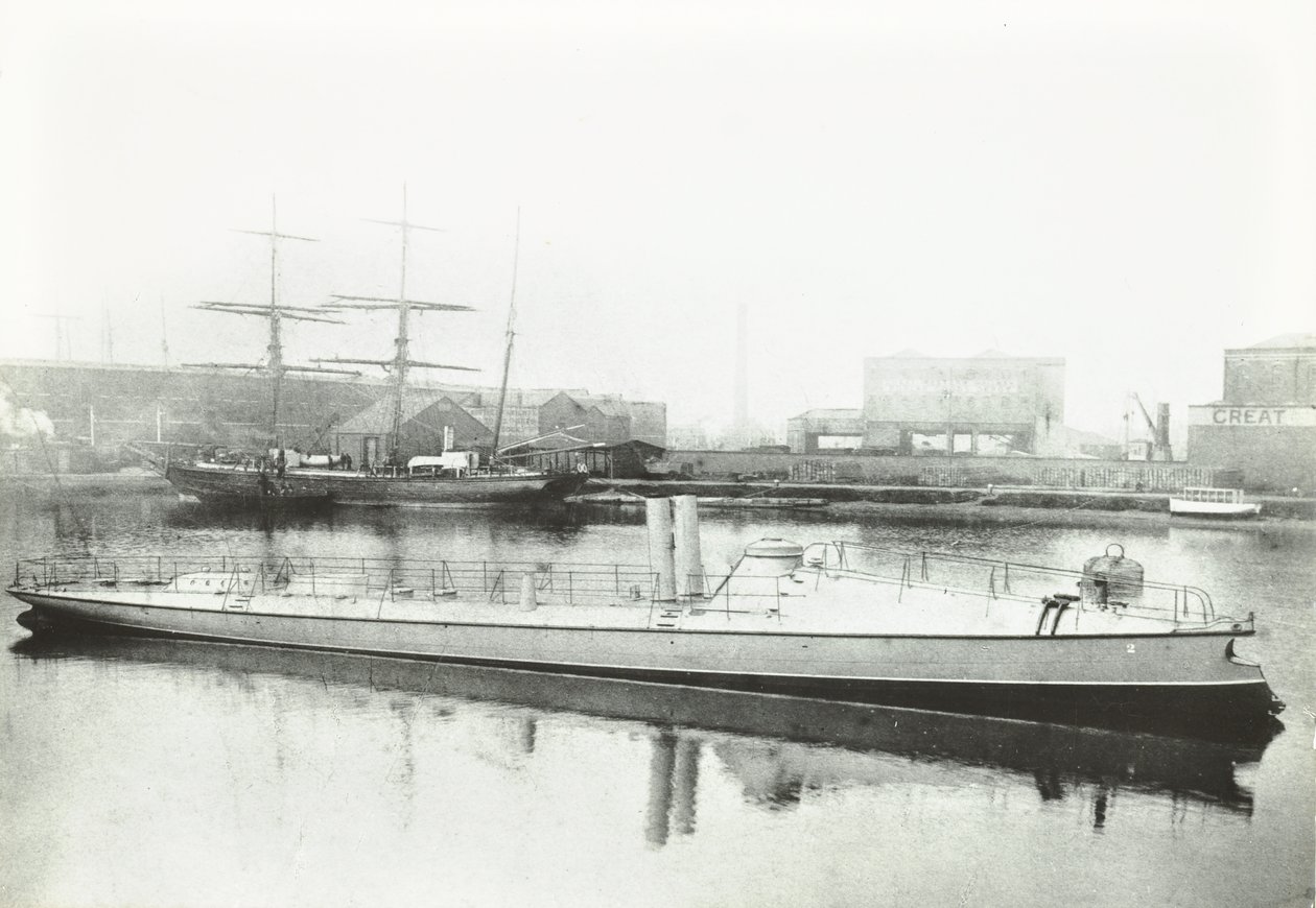Een van de drie torpedoboten gebouwd voor de Portugese regering, Londen, 1881 door English Photographer