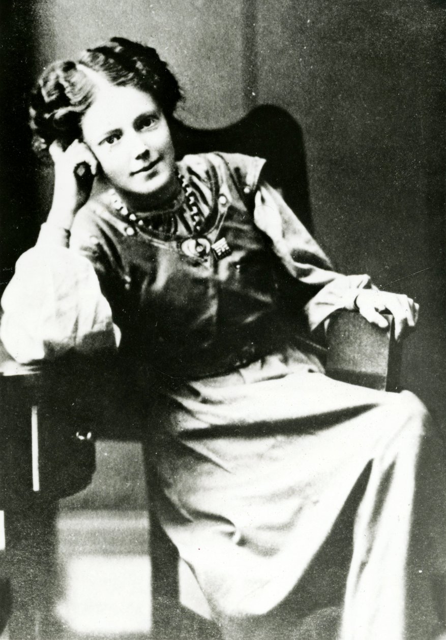 Portret van Mary Eleanor Gawthorpe, ca. 1909 door English Photographer