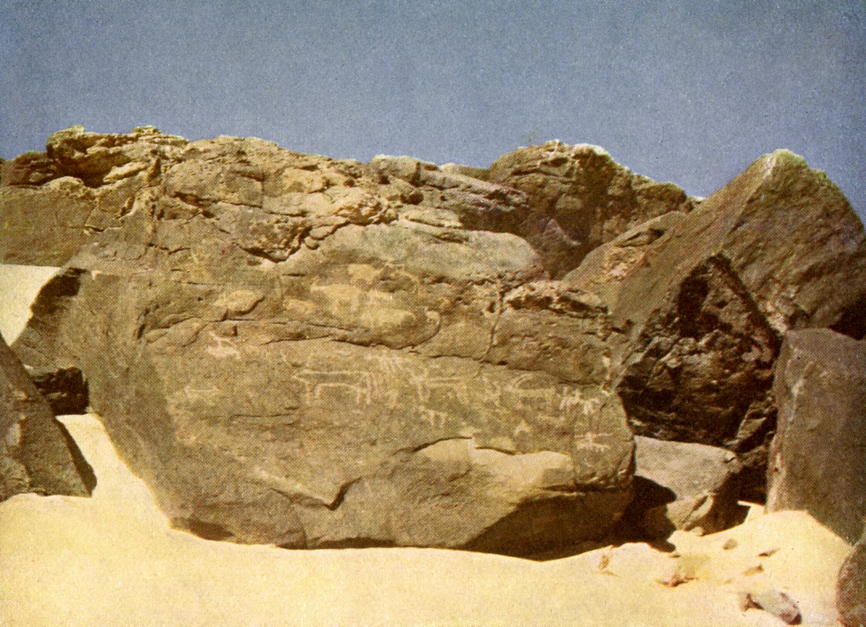 Rots met prehistorische hiërogliefen, Egypte. door English Photographer