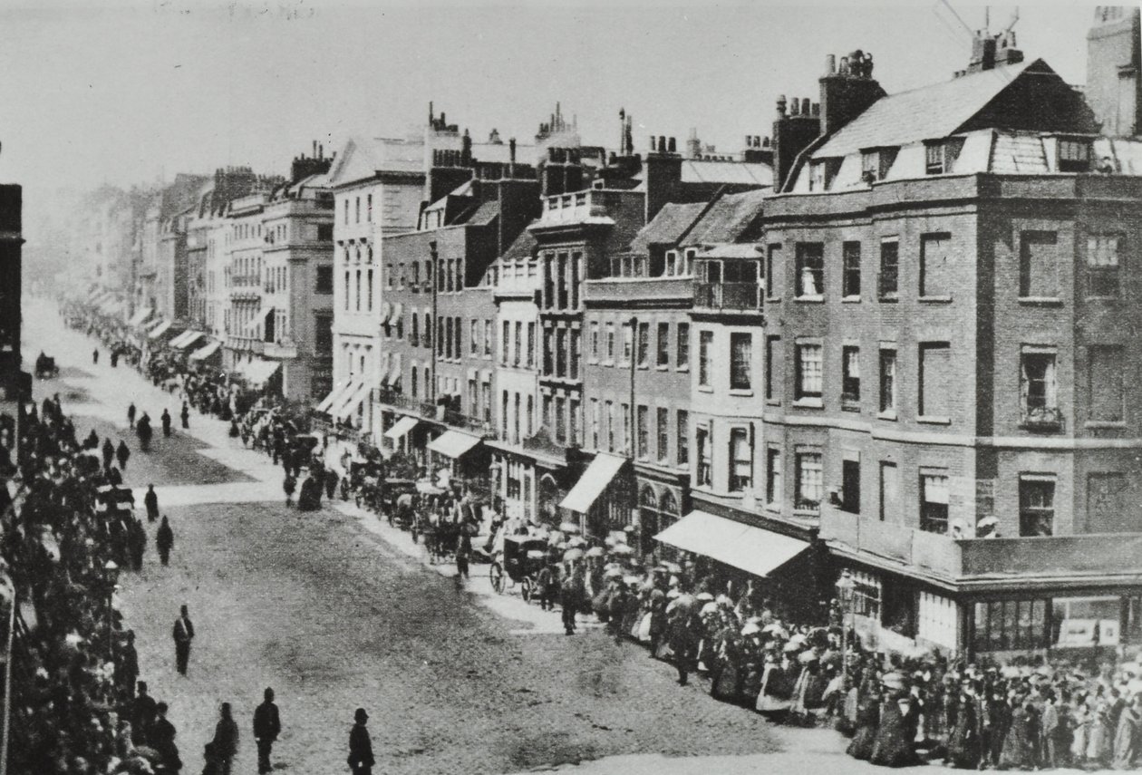 Saint Jamess Street, Westminster: noordwaarts vanaf Pall Mall, 1889 door English Photographer