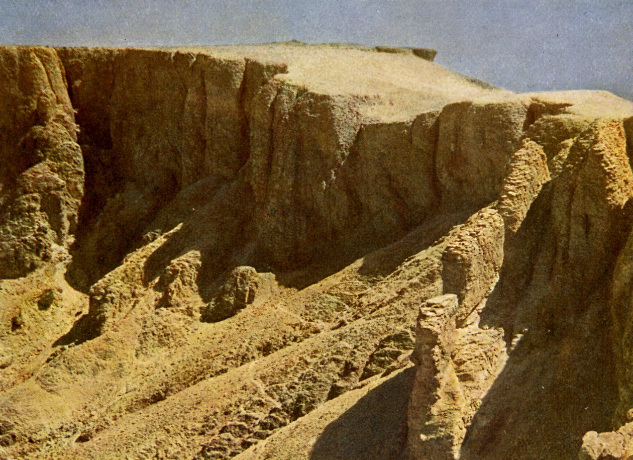 Zuidelijke helling van een koninklijke begraafplaats, Egypte door English Photographer