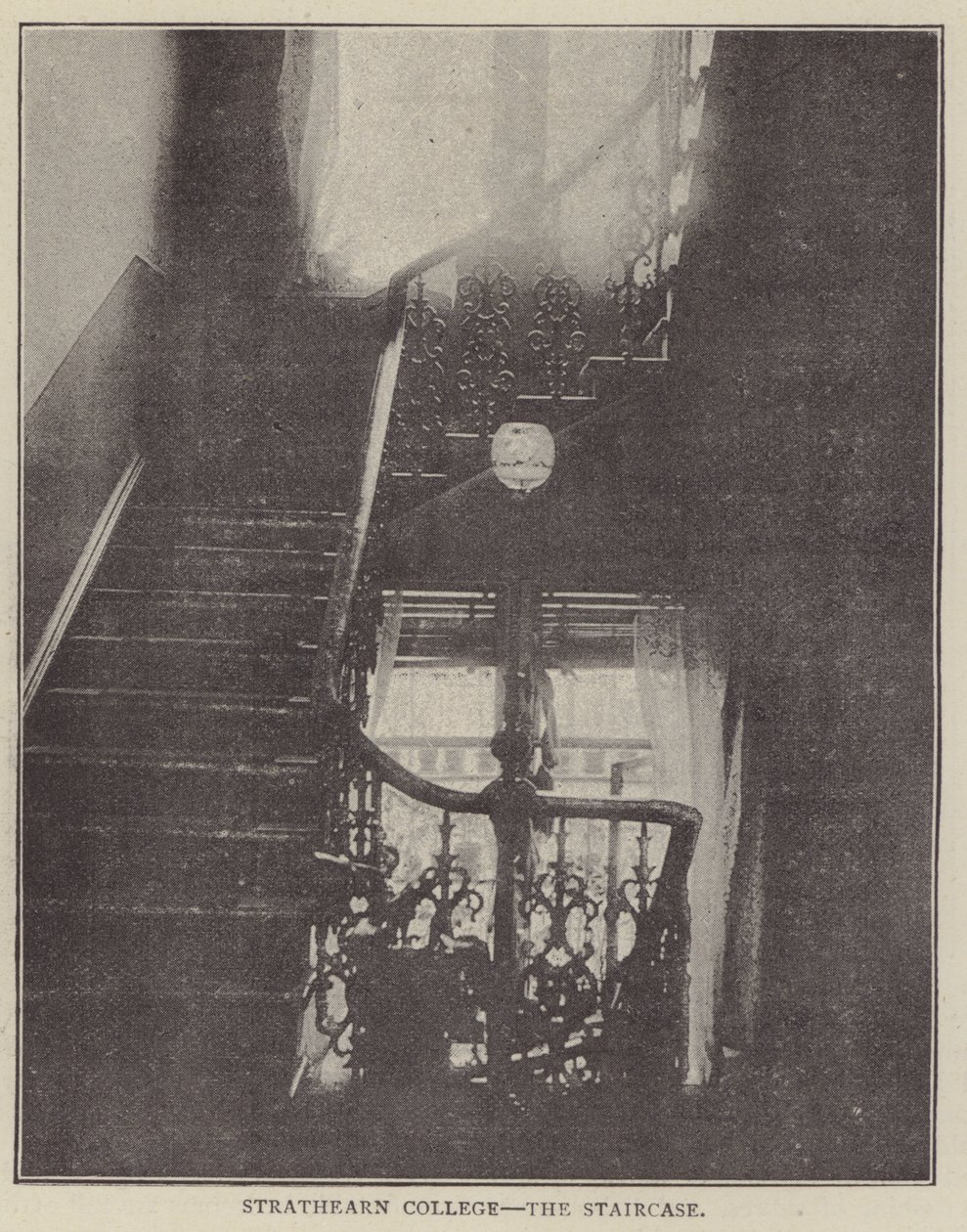 Strathearn College, de trap (gravure) door English Photographer