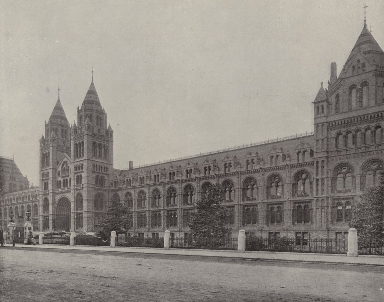 Het Natural History Museum (z/w foto) door English Photographer