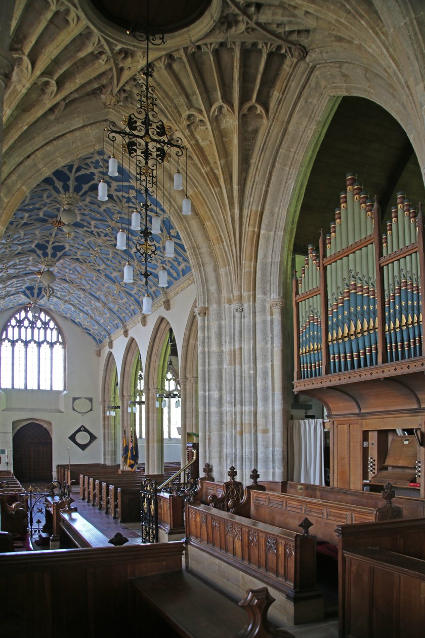Afbeelding van een uitzicht op de kerk van Axbridge - interieur door English School